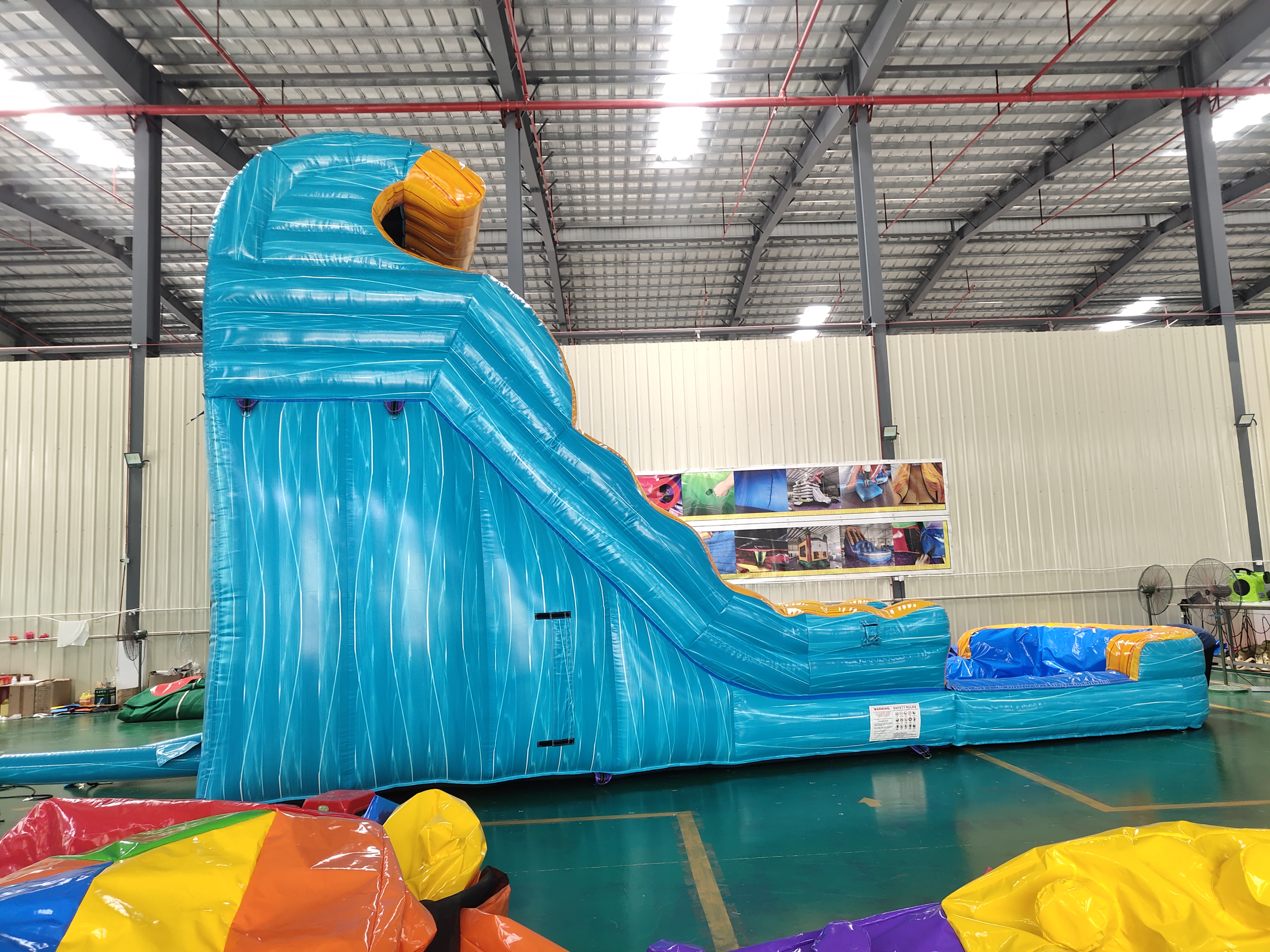 In-Stock Lake Blue Dual-Use Dry-Wet Inflatable Slide - Heavy Duty for Holiday Markets & Resort Water Activities