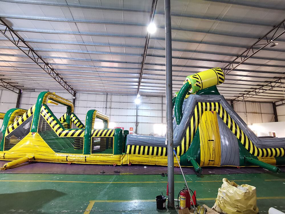 Immersive 18M Toxic Radiation Themed Inflatable Obstacle Maze