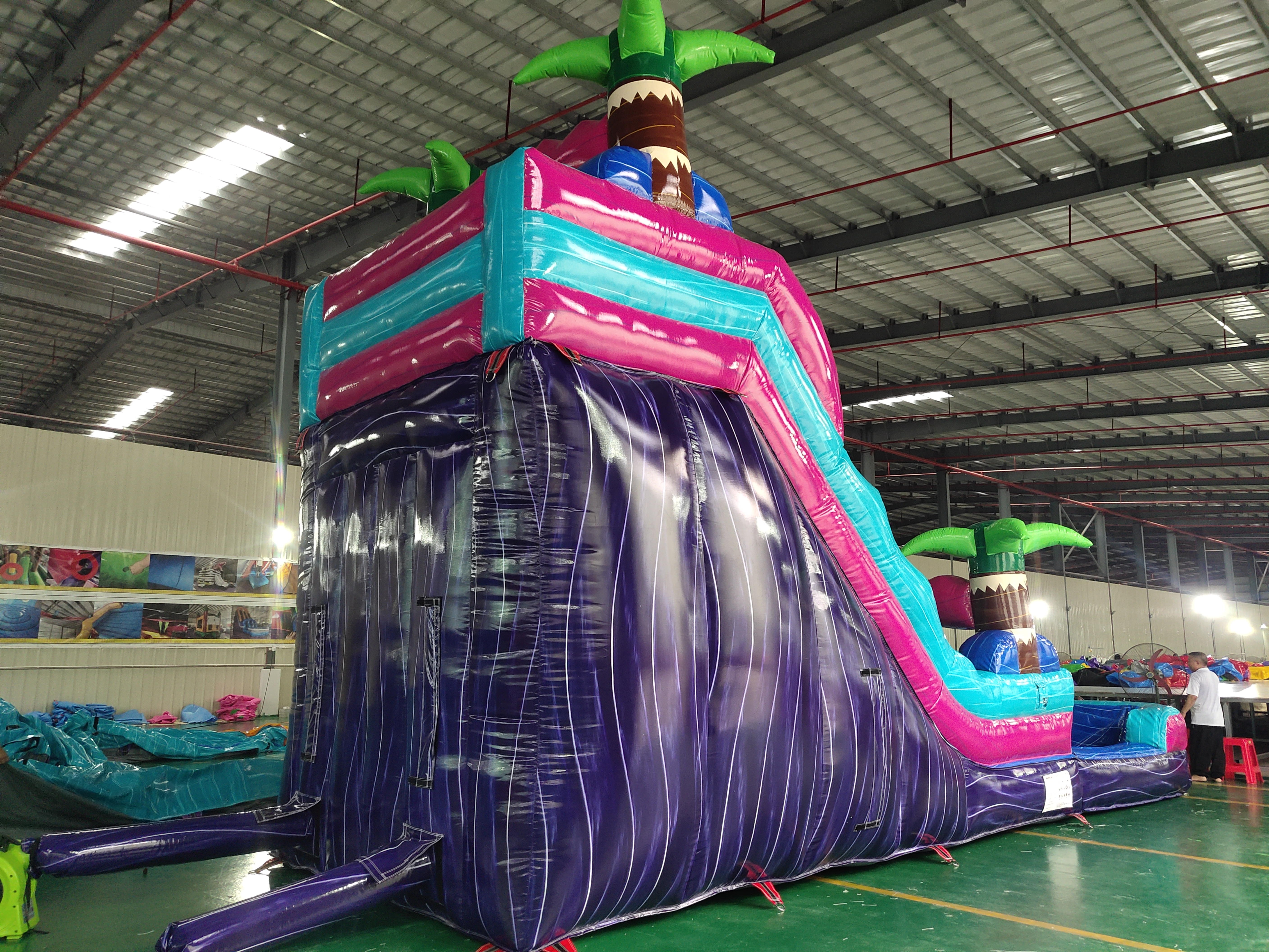 In-Stock Iridescent Purple Dual-Use Dry-Wet Inflatable Slide - Tropical Luau Party Toy for Backyard Family Summer Fun