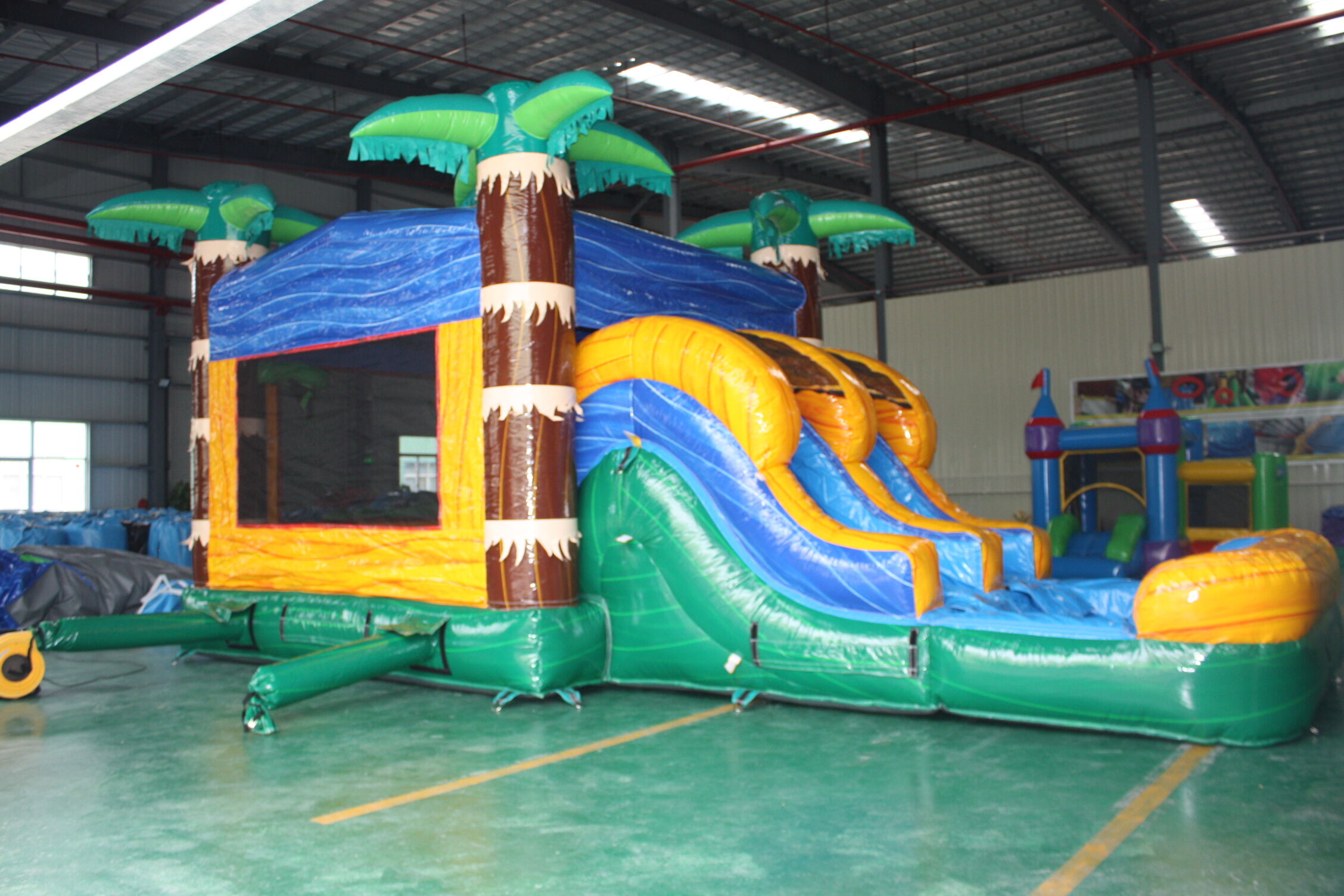 Iridescent Green Palm Tree Dry-Wet Inflatable Combo - Commercial Grade for Resort & Event Rentals