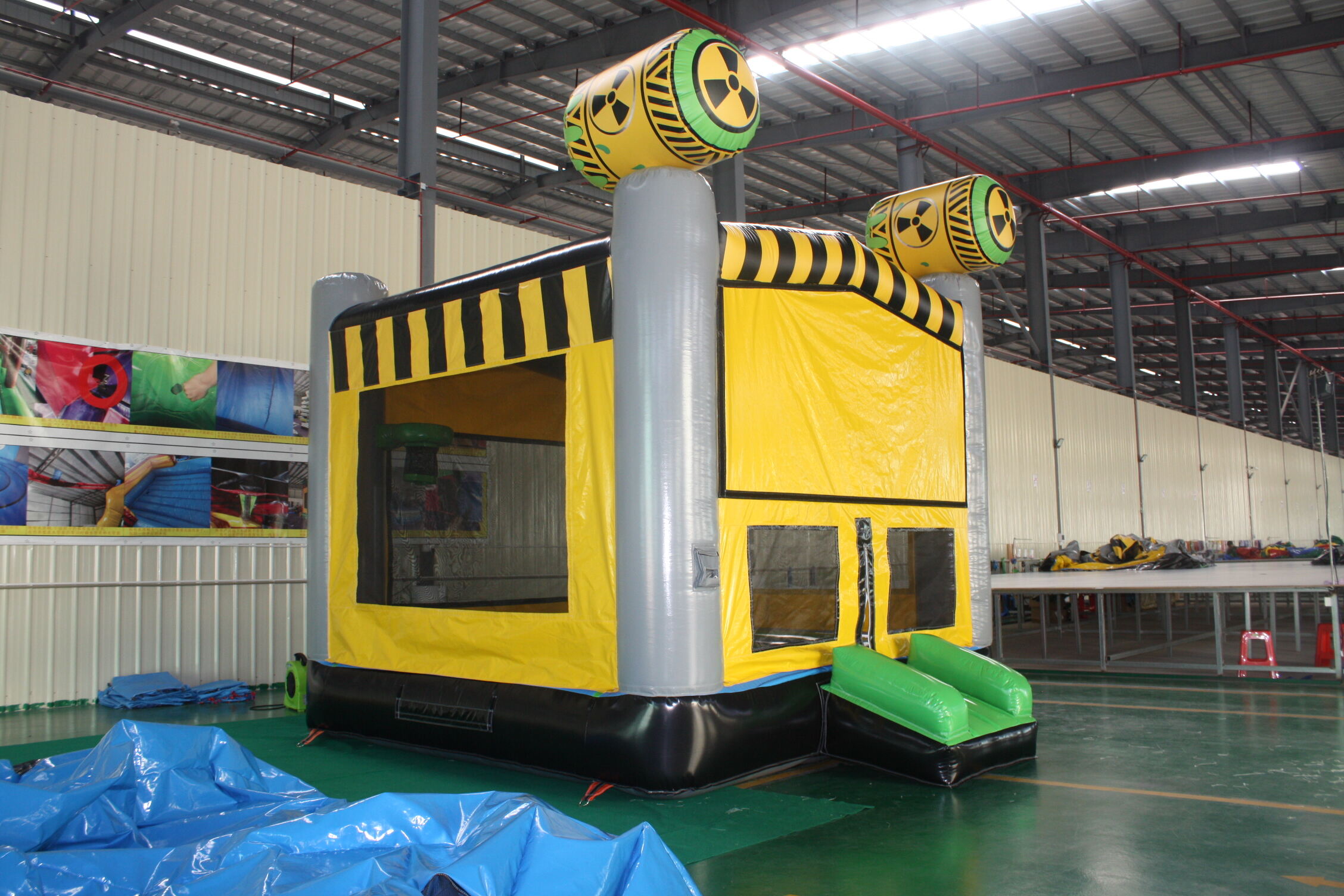 In-Stock Toxic Element Themed Yellow Inflatable Bounce Bed - Backyard Street Style Party & Kids’ Trendy Playtime Toy