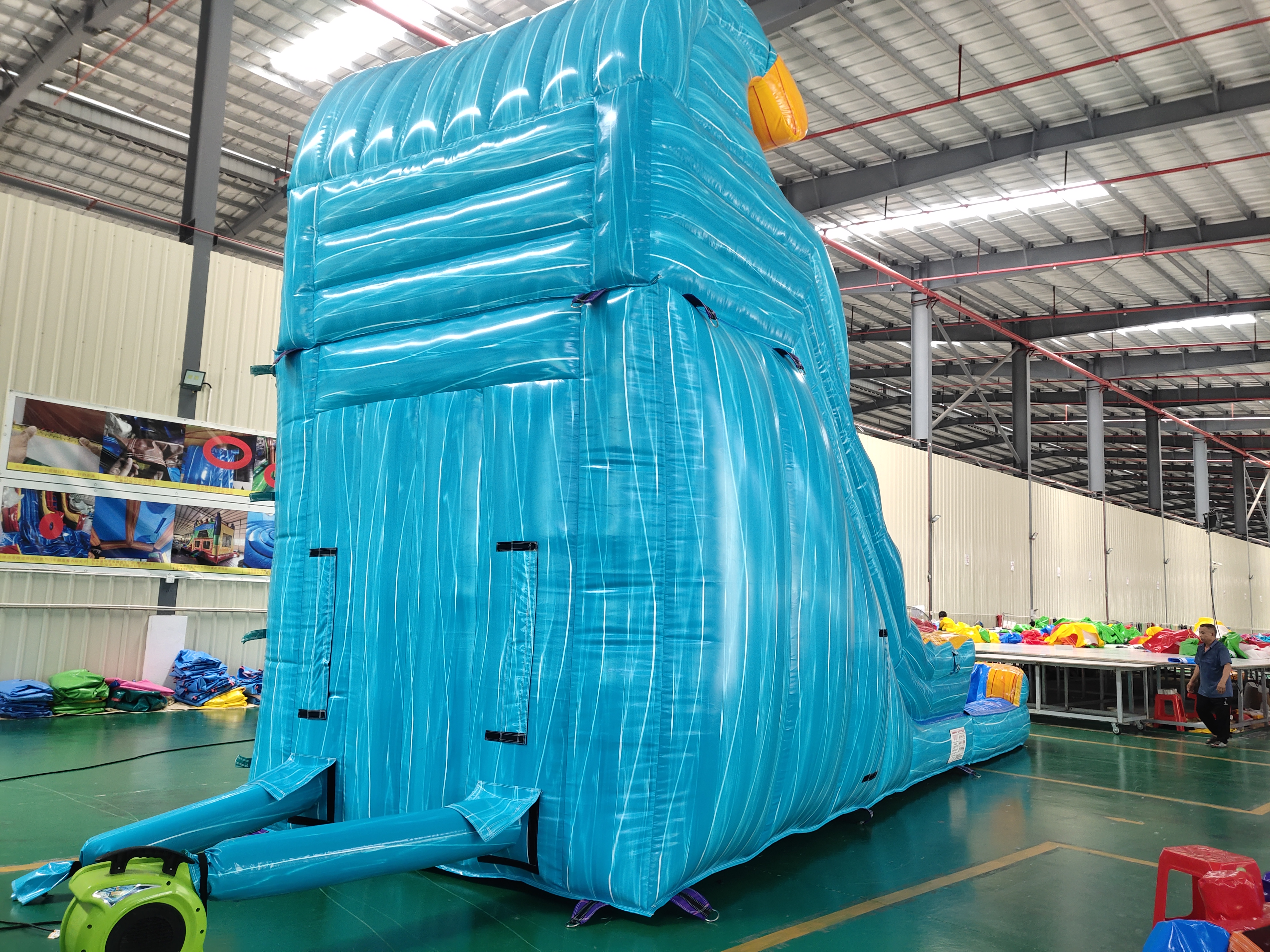 In-Stock Lake Blue Dual-Use Dry-Wet Inflatable Slide - Heavy Duty for Holiday Markets & Resort Water Activities