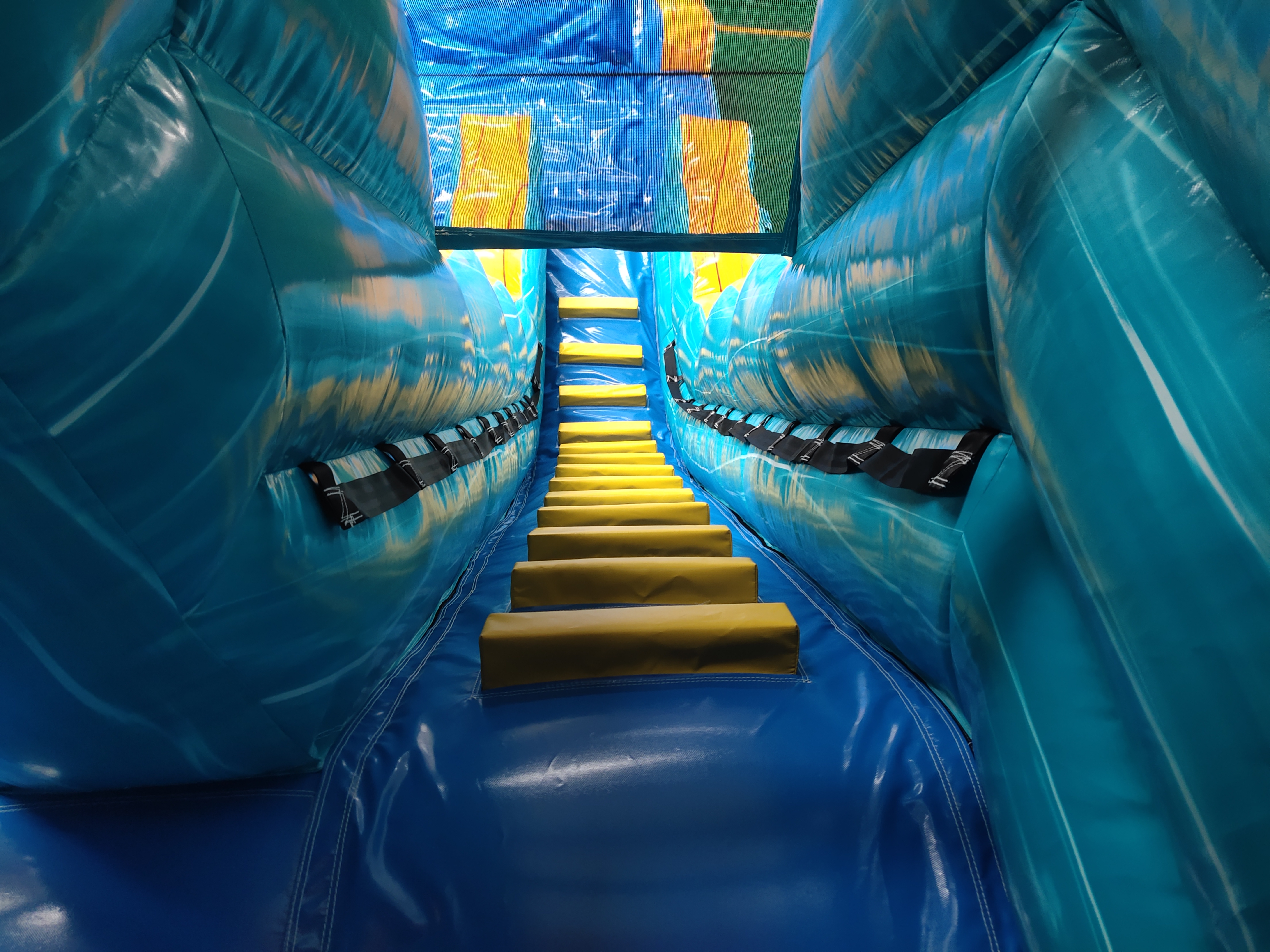 In-Stock Lake Blue Dual-Use Dry-Wet Inflatable Slide - Heavy Duty for Holiday Markets & Resort Water Activities