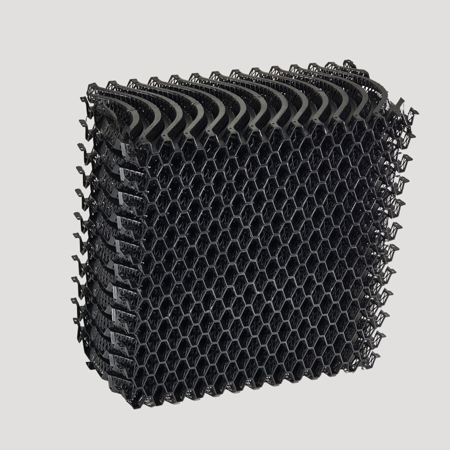 PP Fill Contre-courant Anti-UV Filet plastique noir Remplissage Grillage Remplissage pour élevage de volaille et de porcs Pads de refroidissement Découpe sur mesure