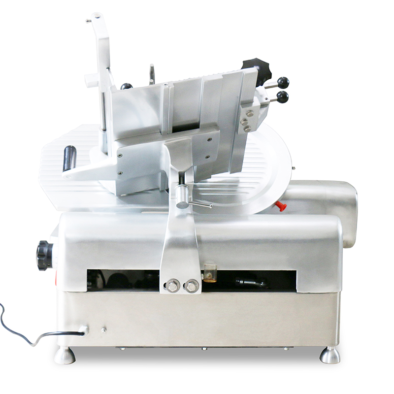 Quali benefici in termini di efficienza offrono le affettatrici automatiche ai supermercati