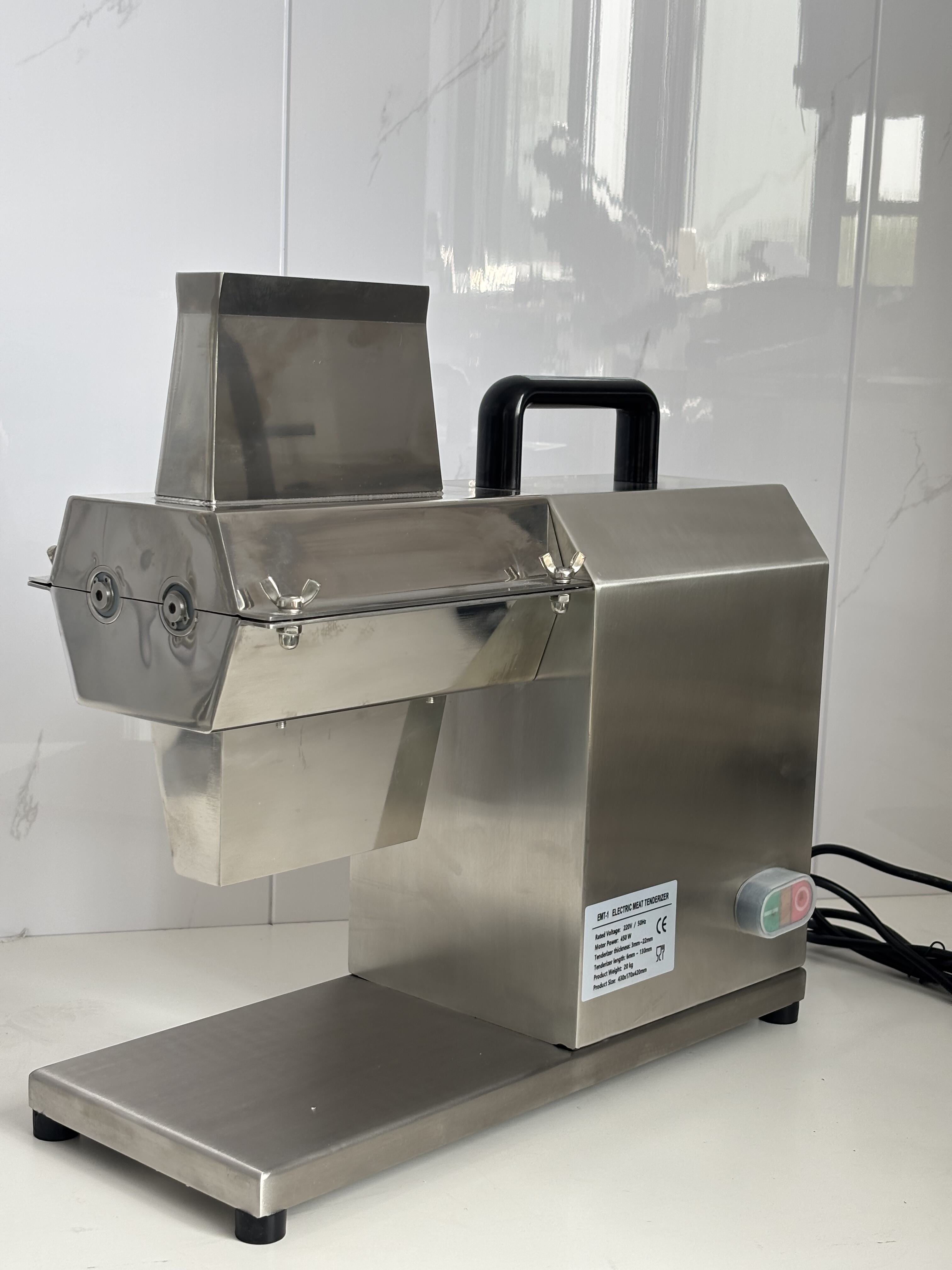 Expertise Integral na Fabricación de Máquinas Tenderizadoras de Carnes