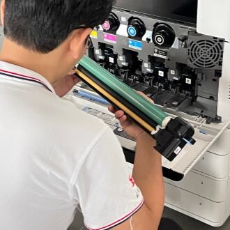 Fehlerbehebungsanleitung für häufige Kopierer-Störungen: Papierstau, verschwommener Druck, schwarze Flecken