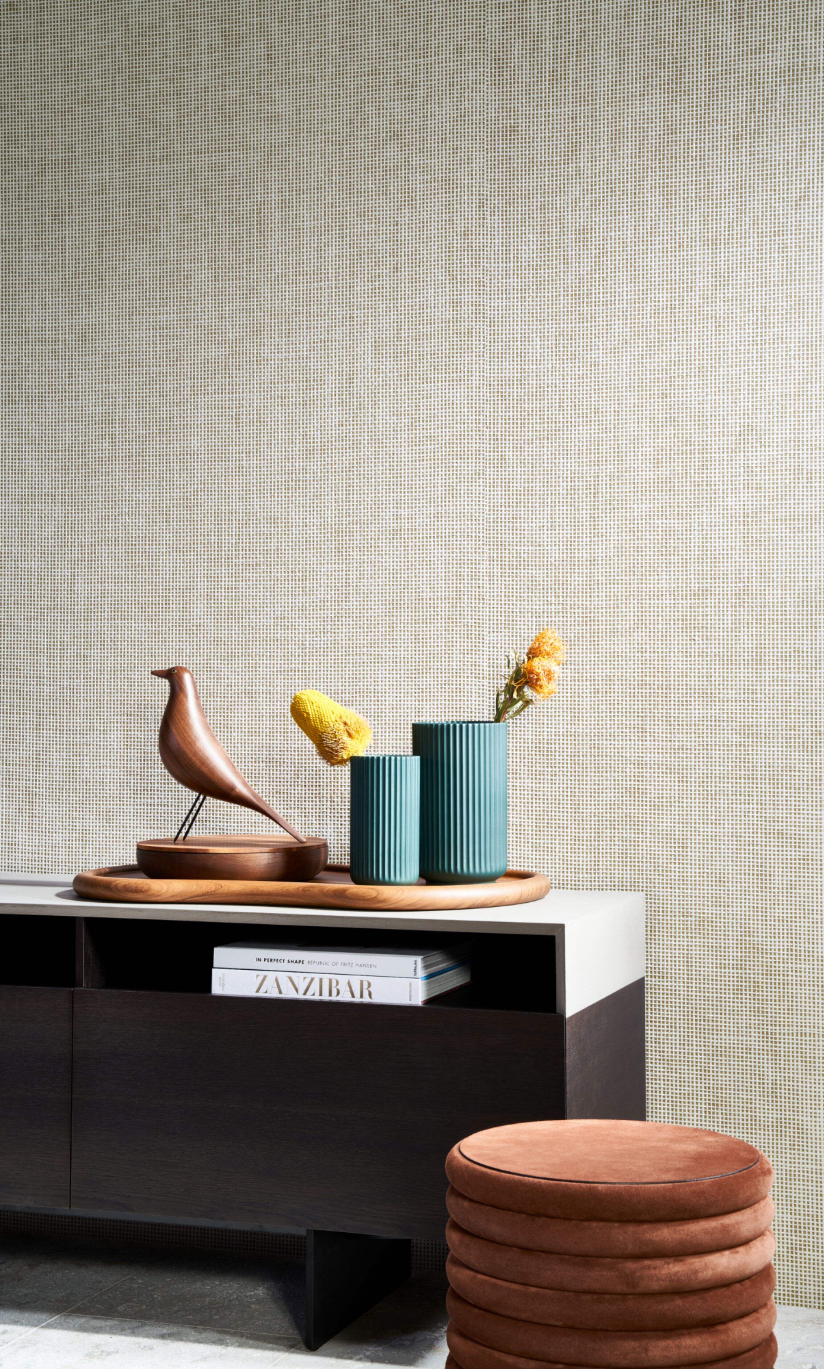 What Styles and Patterns Are Available in Grey Silk Wallpaper?