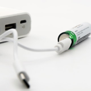 USB Rechargeable Batteries vs. Alkaline/Carbon Batteries: Which Powers Your Needs Better?