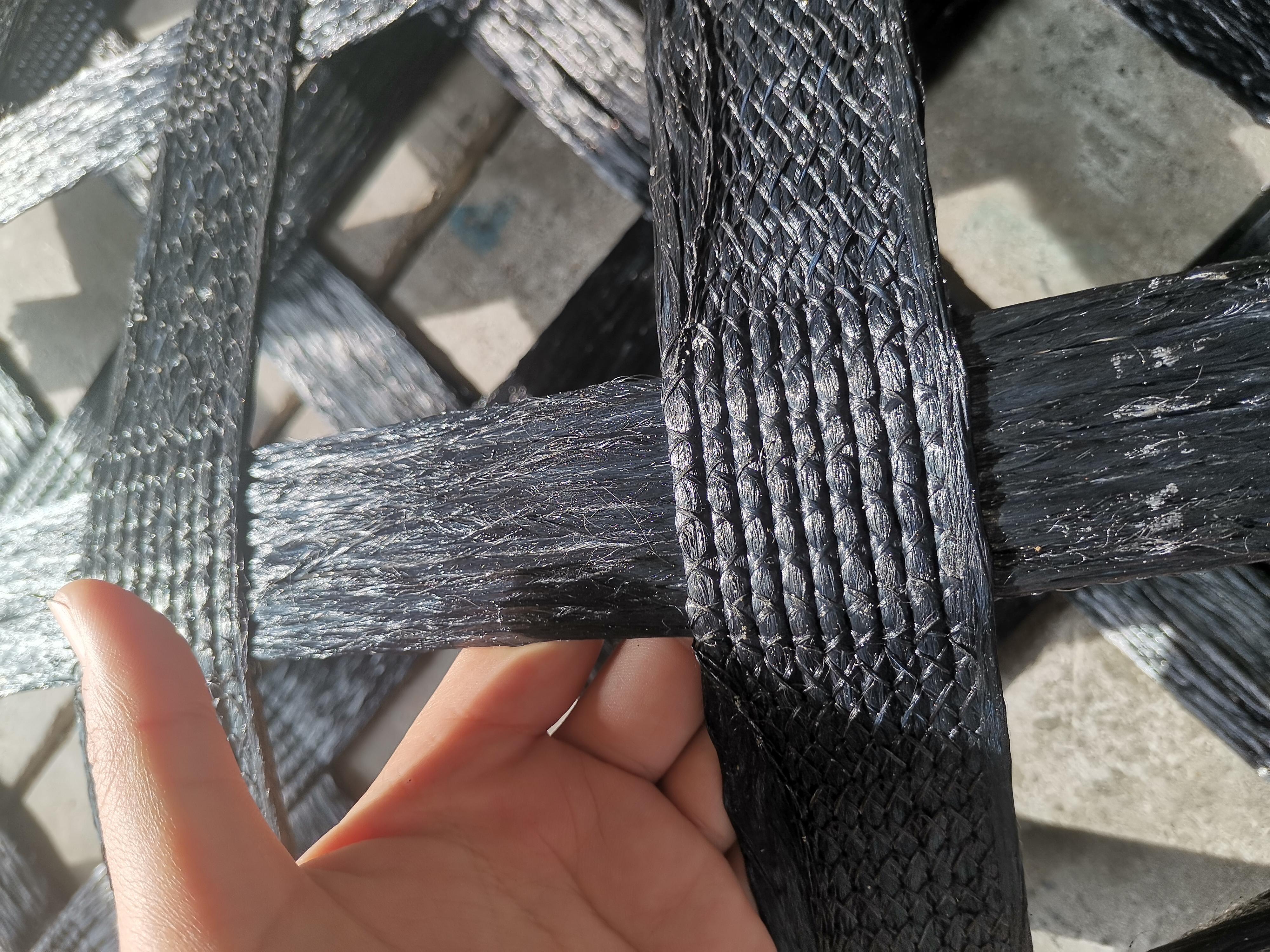 Biaxiální geomřížka: Síla v posilování zemního podkladu