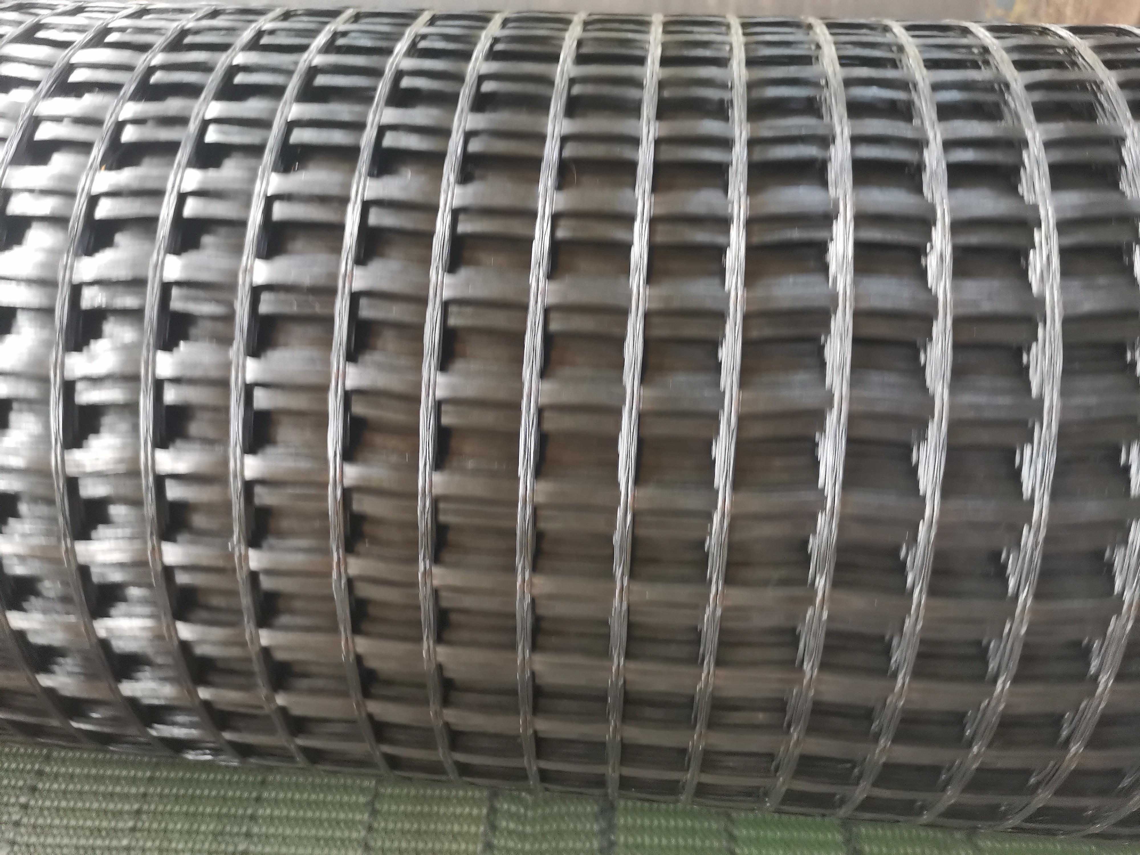 บทบาทของ Asphalt Geogrid ในการรักษาความเรียบของผิวถนน