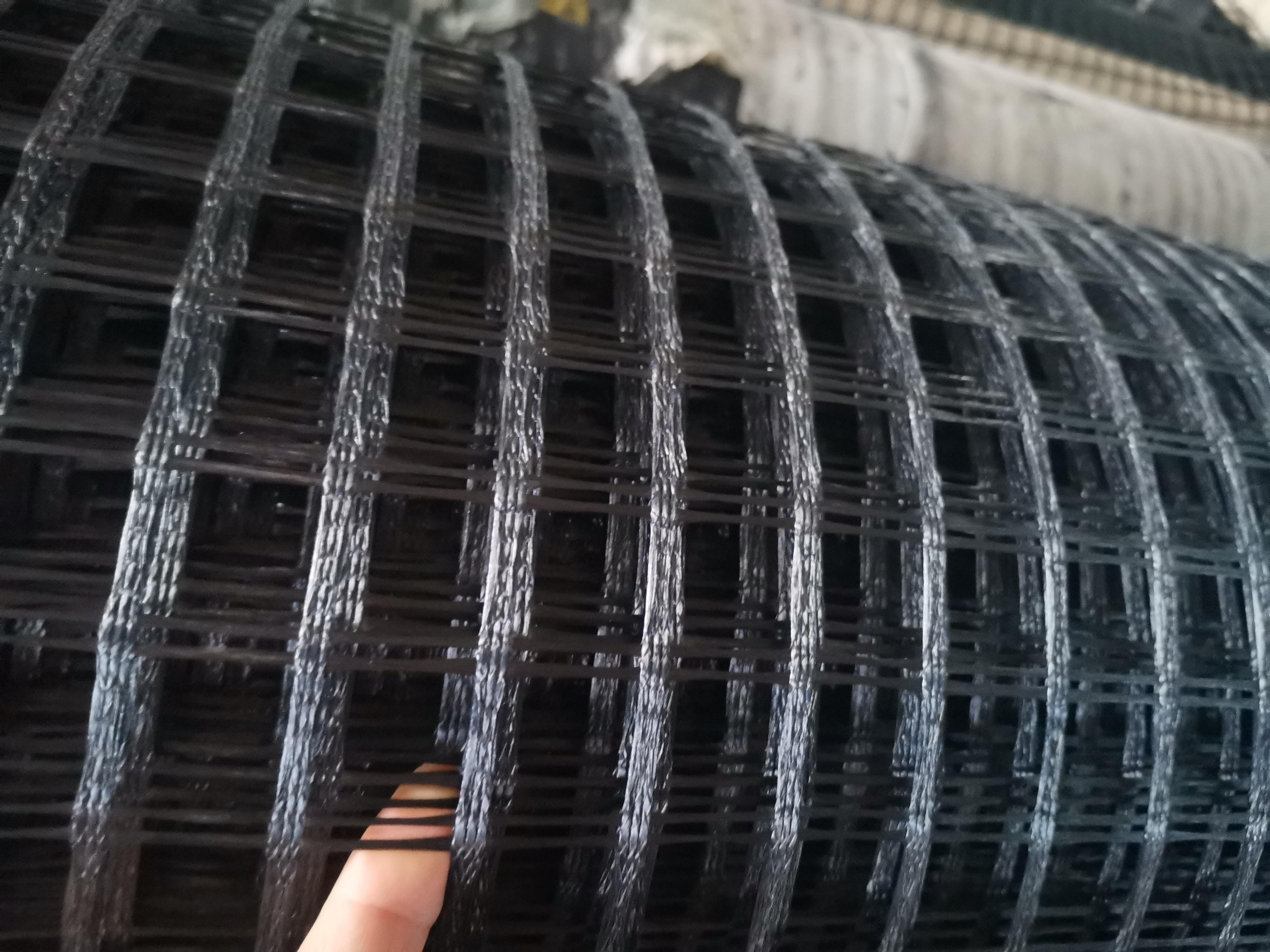 How Geogrid Driveways Prevent Cracking and Deformation
