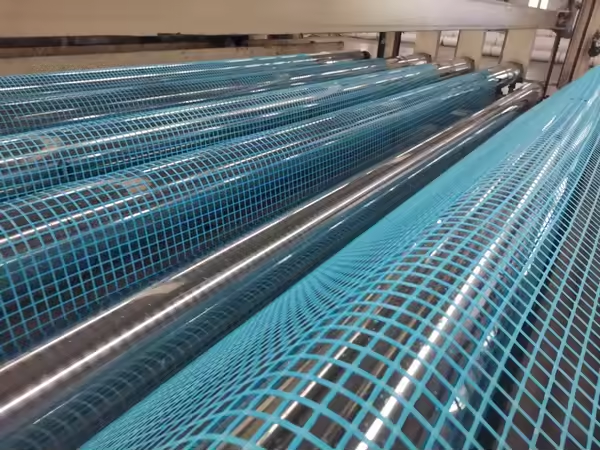 Role geosítě při stavbě opěrných stěn