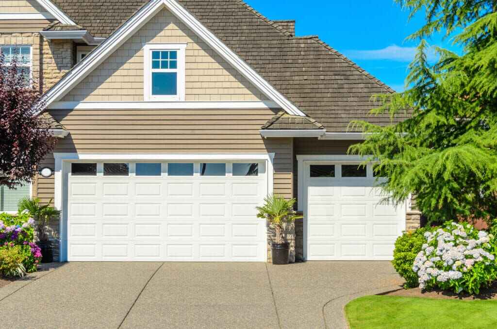 Quali sono i vantaggi di scegliere una porta per garage?