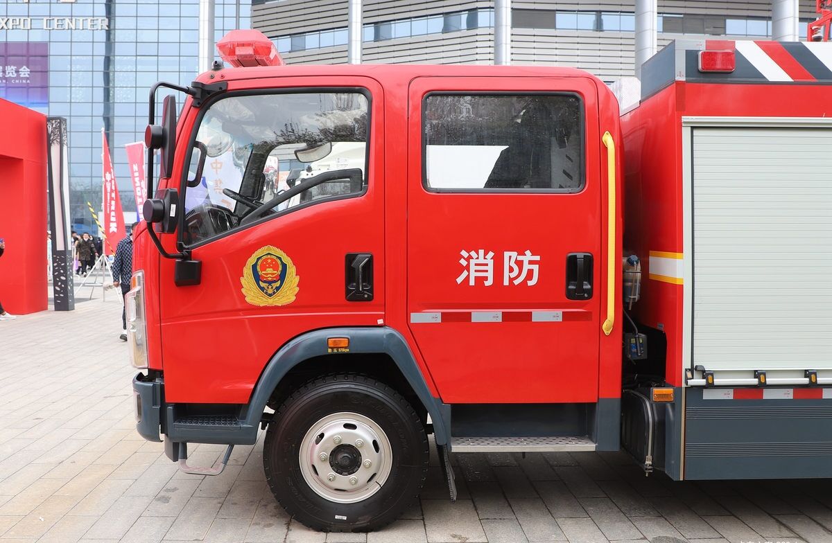 Advanced Fire Engines: Next-Generation Emergency Response Vehicles with ...