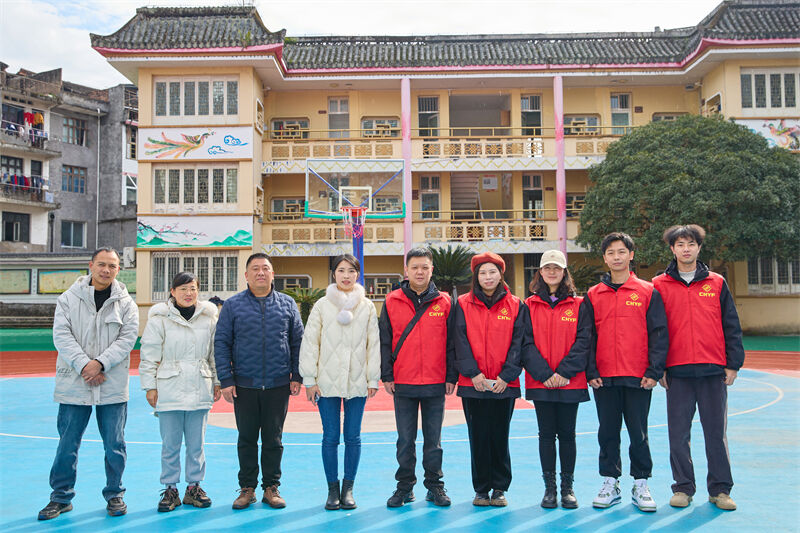 校领导与基金会领导合照.jpg