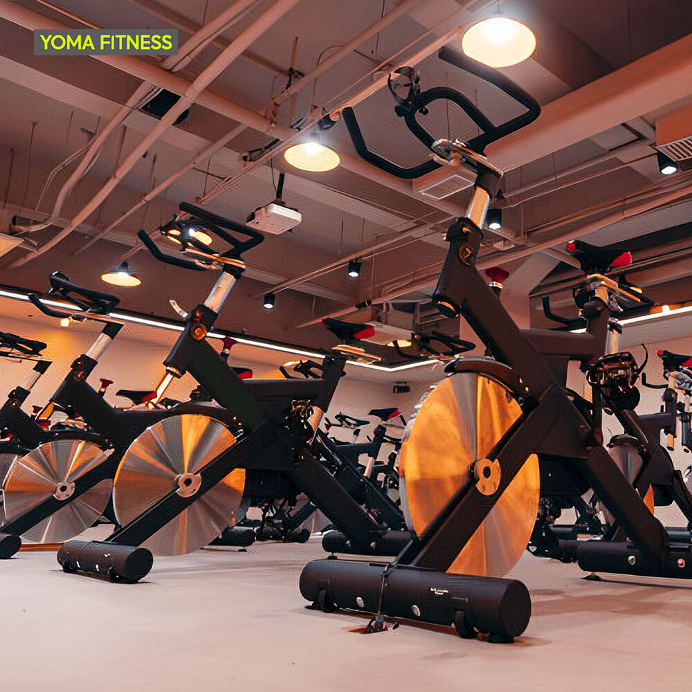 YOMA FITNESS Gym Club Indoor-Spinneradbike-Raumprojekt mit Komplett-Service aus einer Hand
