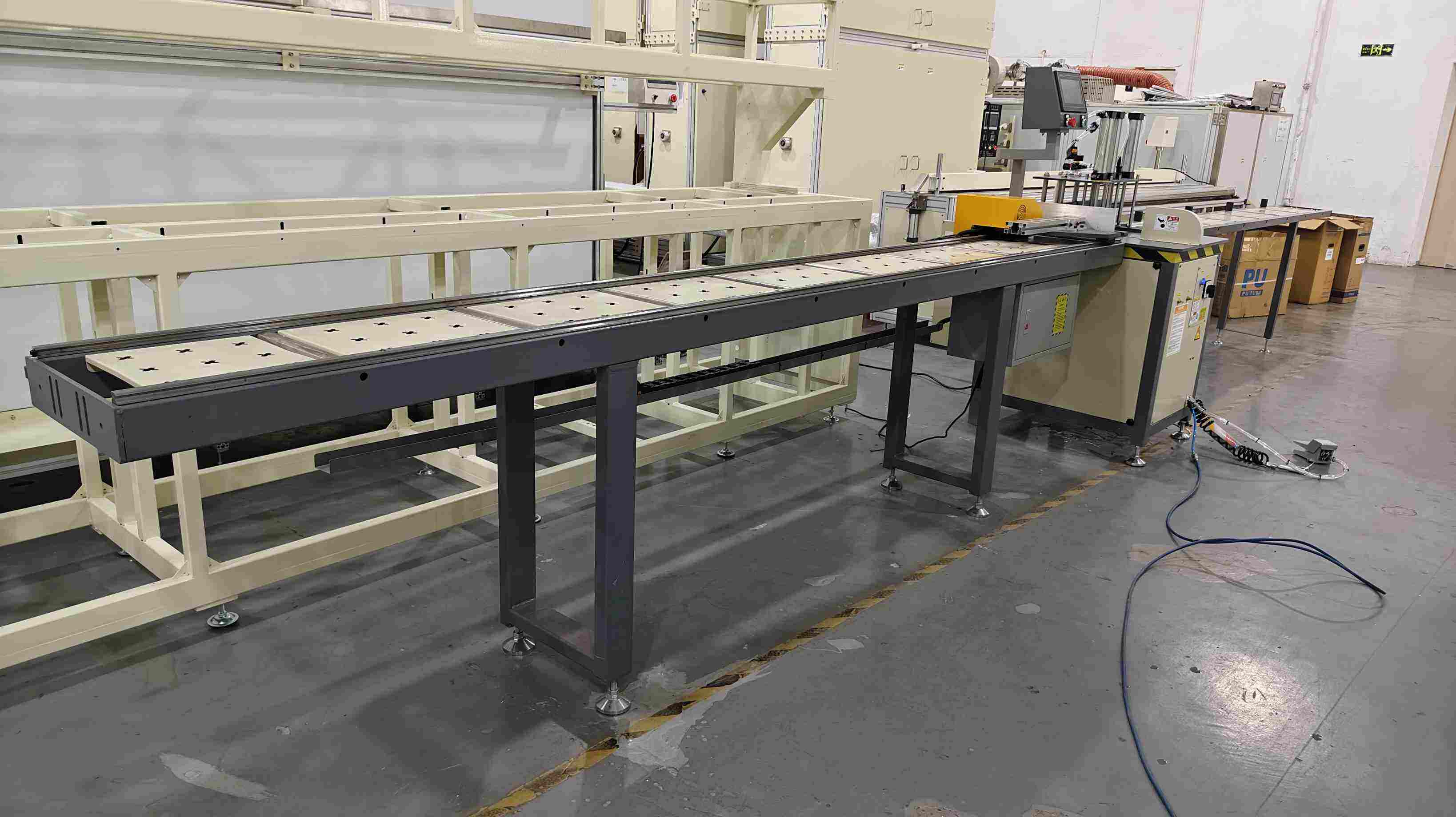 Aluminum cutting table1.jpg