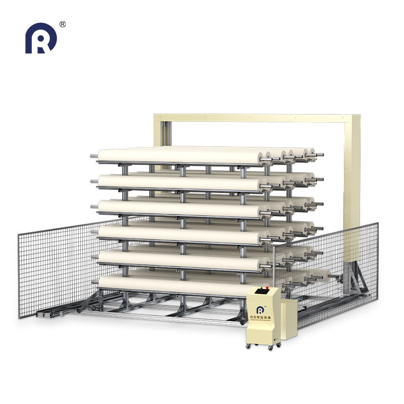 Stroj na skladovanie rolí tkaniny