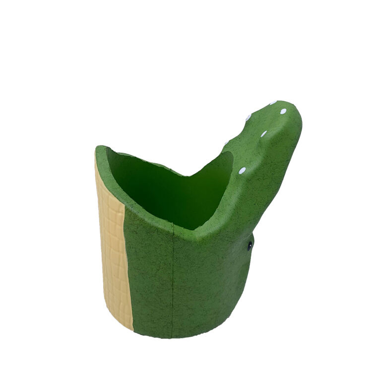 Custom Cartoon PU Bottle Can Cooler Squeeze in Crocodile Shaped for Trade Shows Promotions