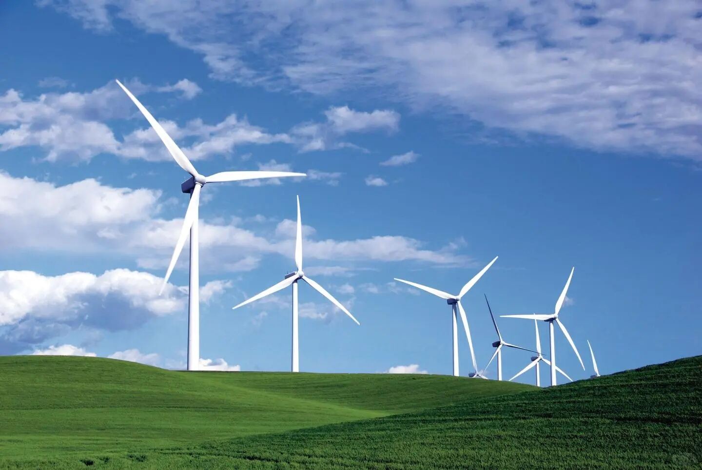 From Wind Turbine Blades to Hydrogen Storage Tanks: Why Has Carbon Fiber Become the