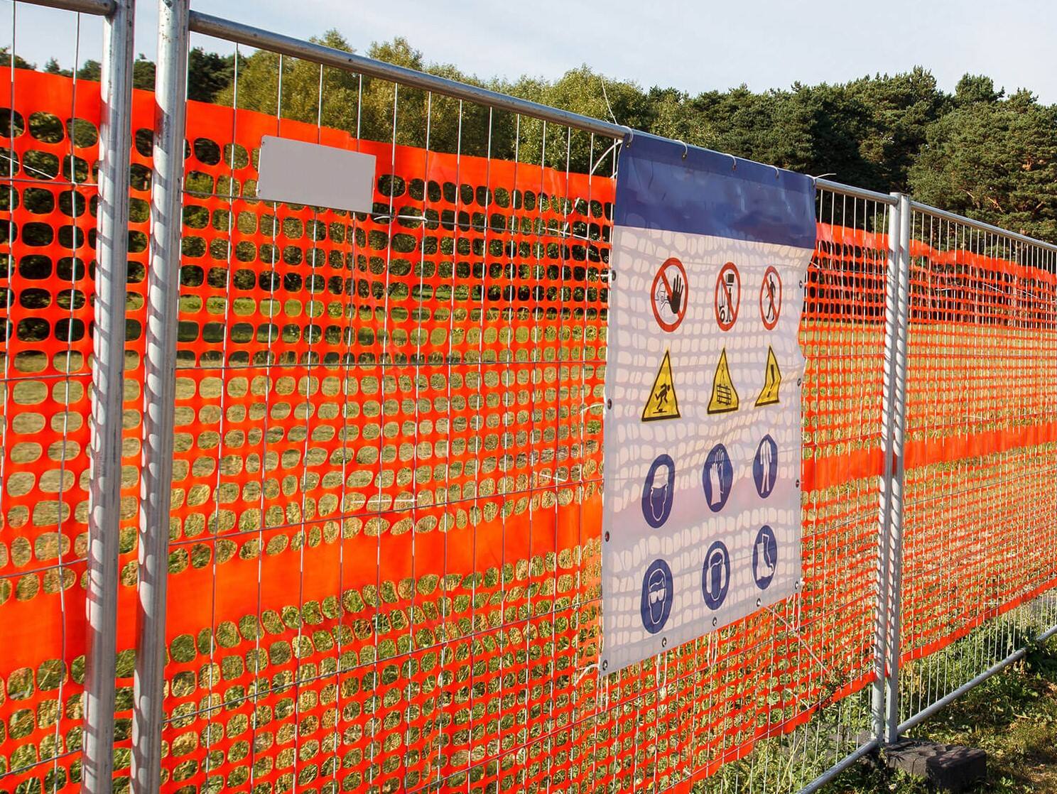 Пластик анхааруулах хаалтгүүдээр аюулгүй байдал нэмэгдүүлэх