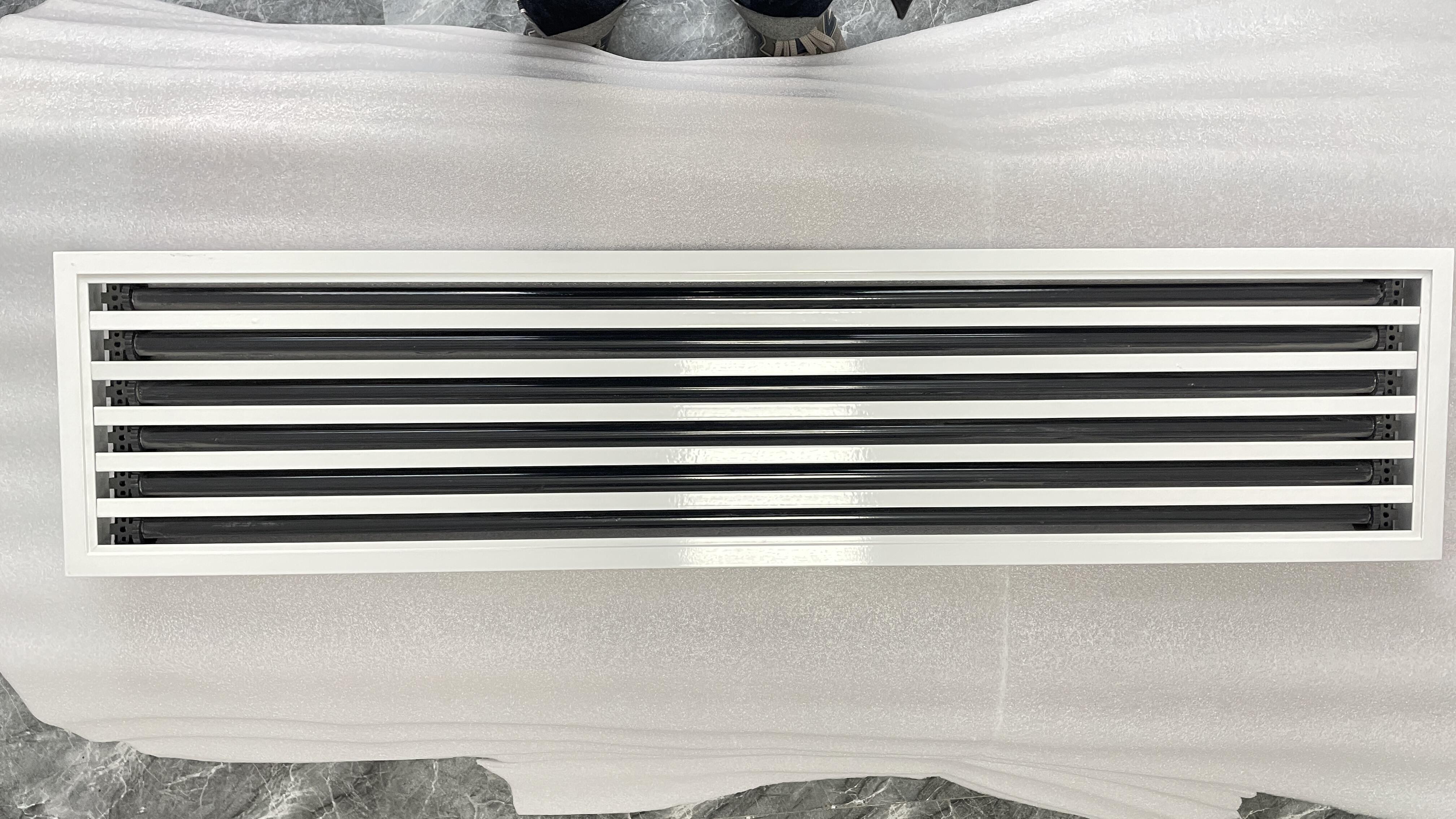 What sizes of louvre diffuser fit different wall openings?