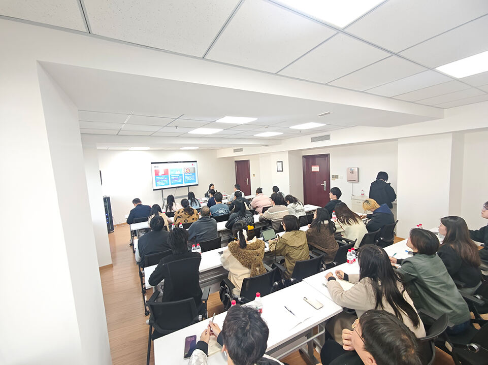 GTIG Guomian Conducts Training on Foreign Trade English Correspondence to Enhance Team Expertise