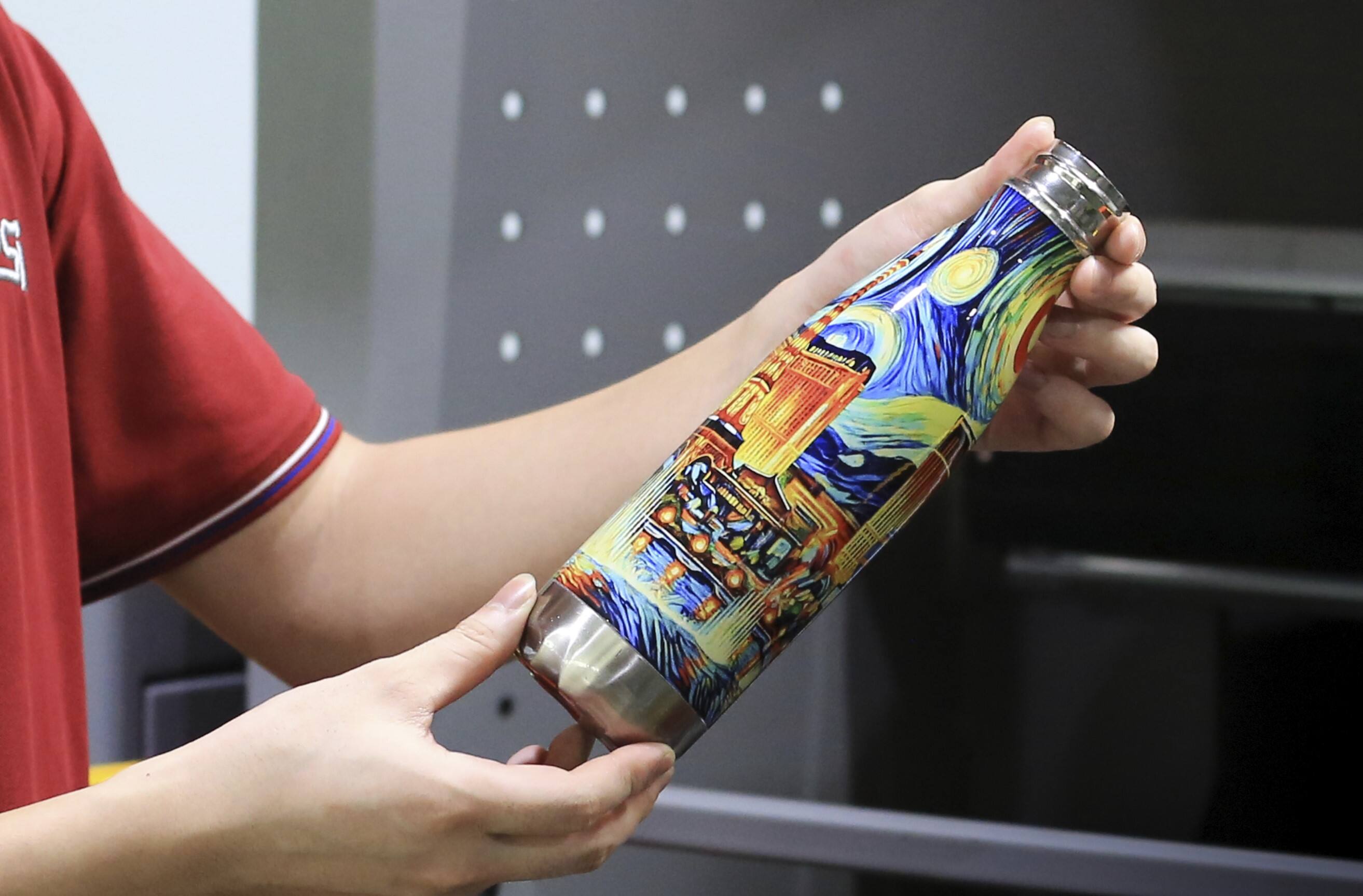 Drukarka atramentowa do butelek: osiągnij żywe kolory na butelkach w celach promocji marki