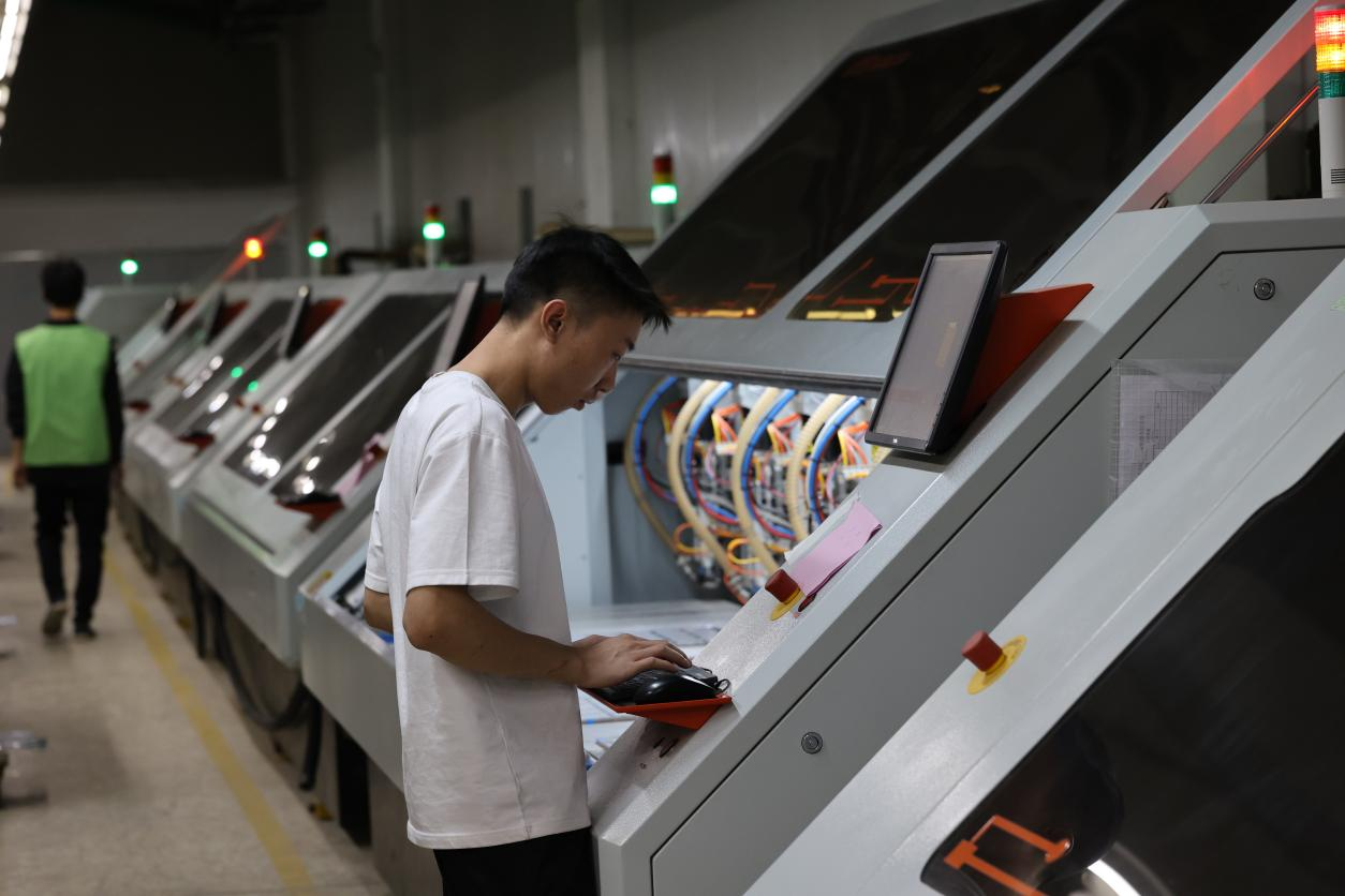 What is a ceramic PCB?