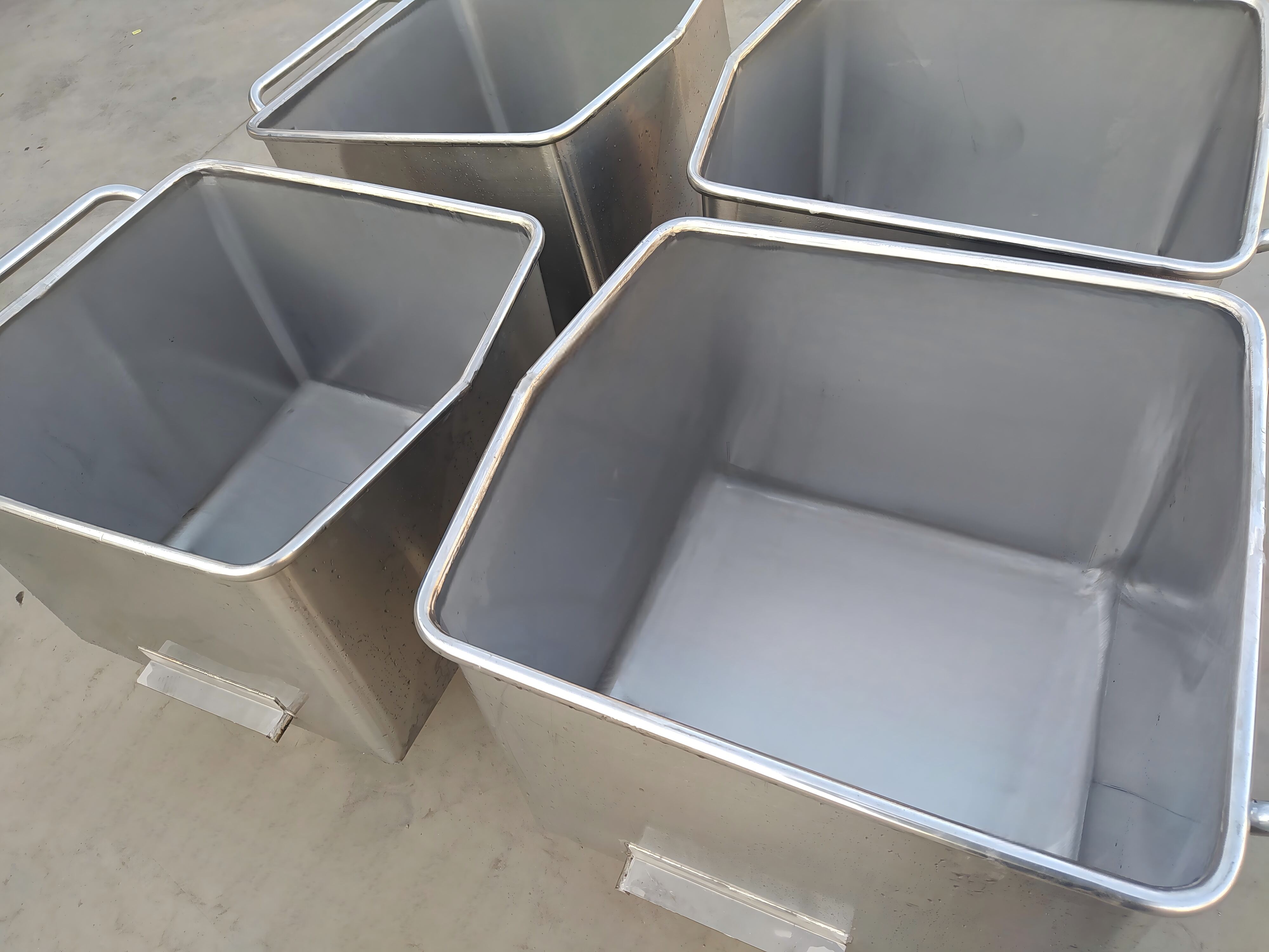 Troli Bahan Berkualiti Tinggi – Penyelesaian Simpanan Tahan Lama & Efisien untuk Setiap Ruang Kerja