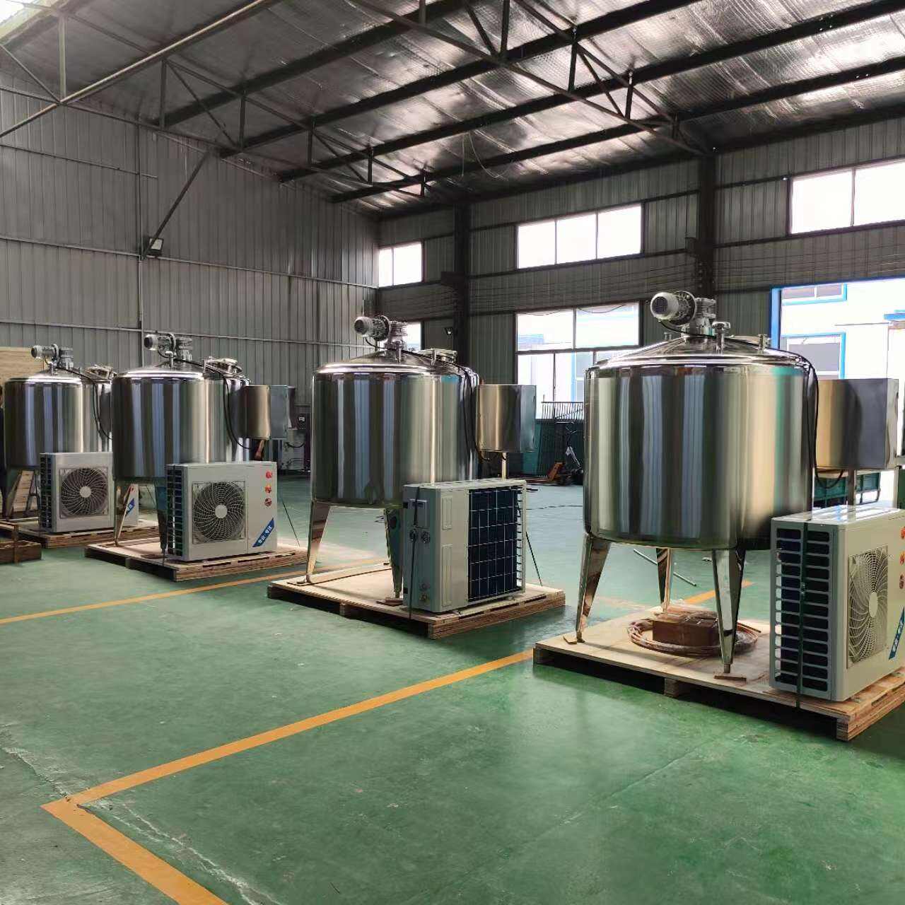Premium Raw Milk Storage Tanks | Stainless Steel Cooling & Preservation Solutions​