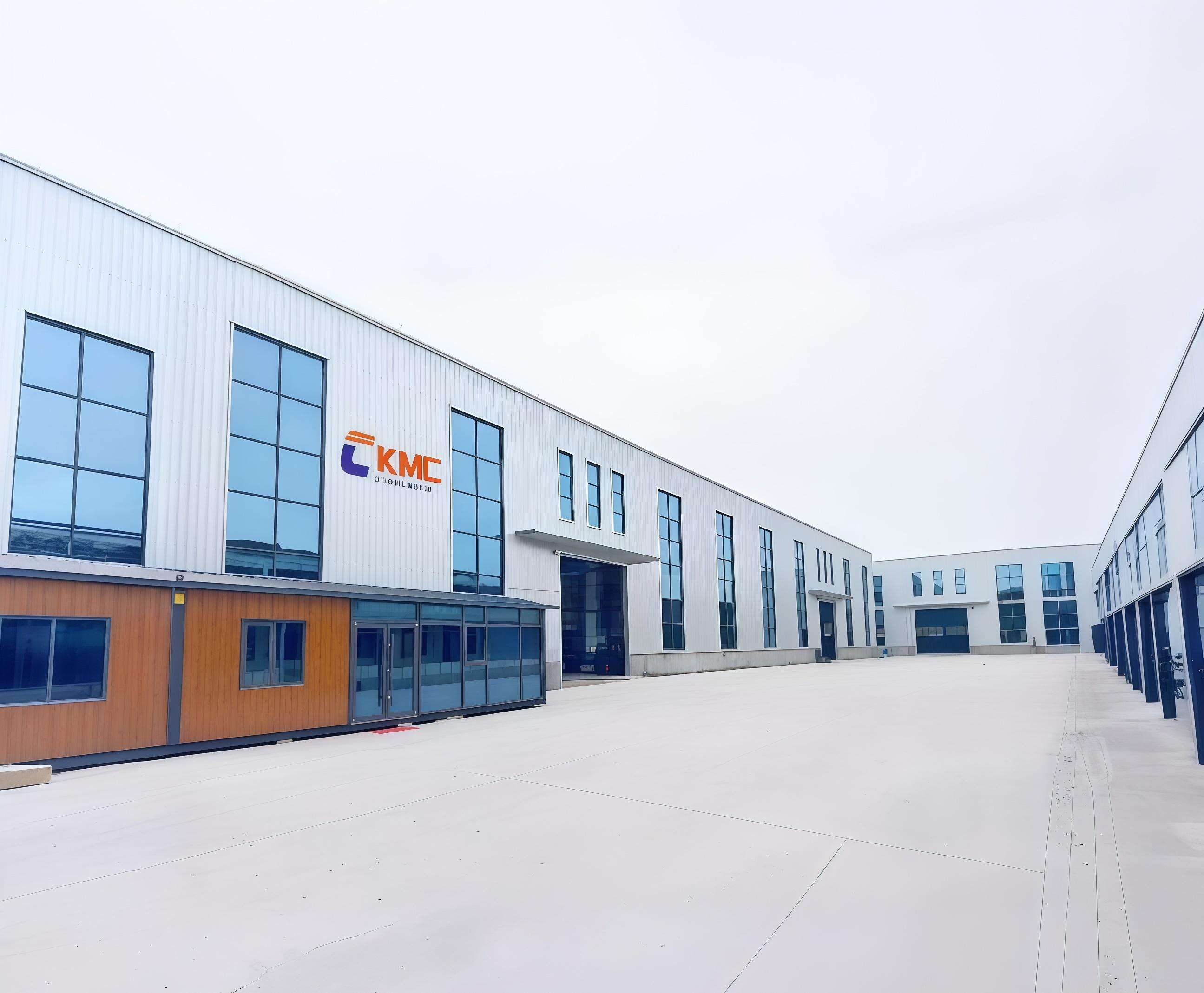 We are a comprehensive enterprise integrating production and trade, specializing in machines for manufacturing food and beverages. 