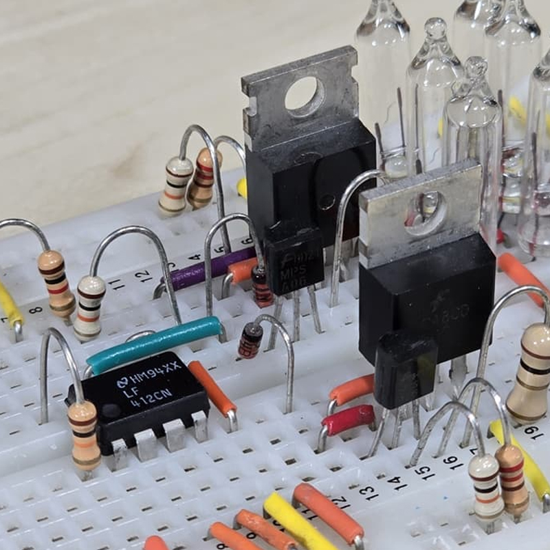 Exploring the Benefits of NPN Transistors in Circuit Design
