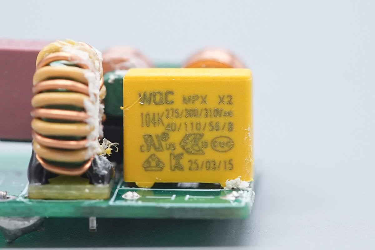 How EMI Filter Capacitors Improve Signal Integrity
