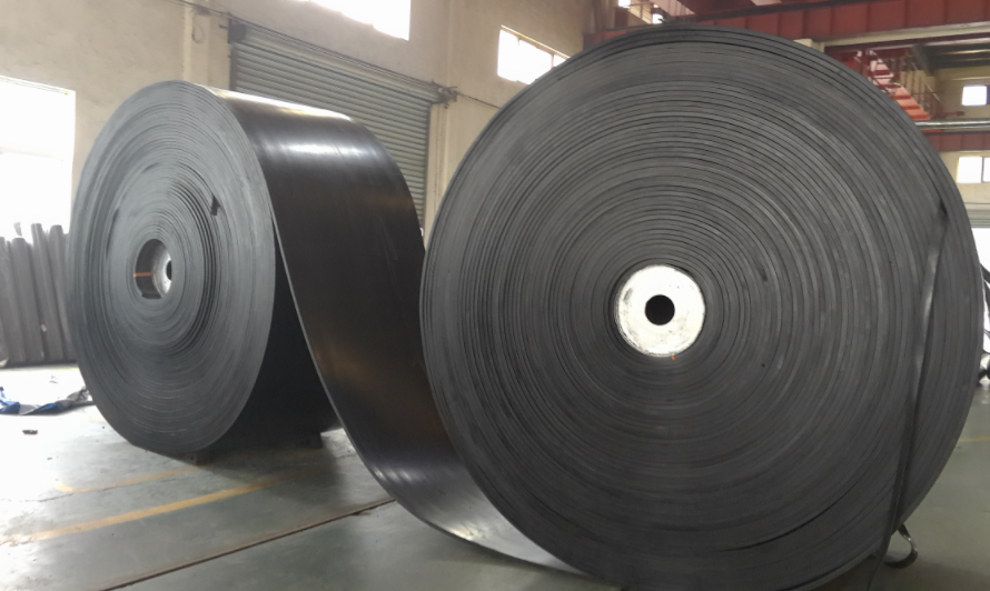 What conveyor belts suit coal mine high-wear environments?