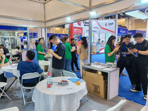 Shandong Luwanghong Chemical Shines at Suzhou Polyurethane Industry Chain Exhibition, Garnering Global Acclaim Through Decade-Long Expertise