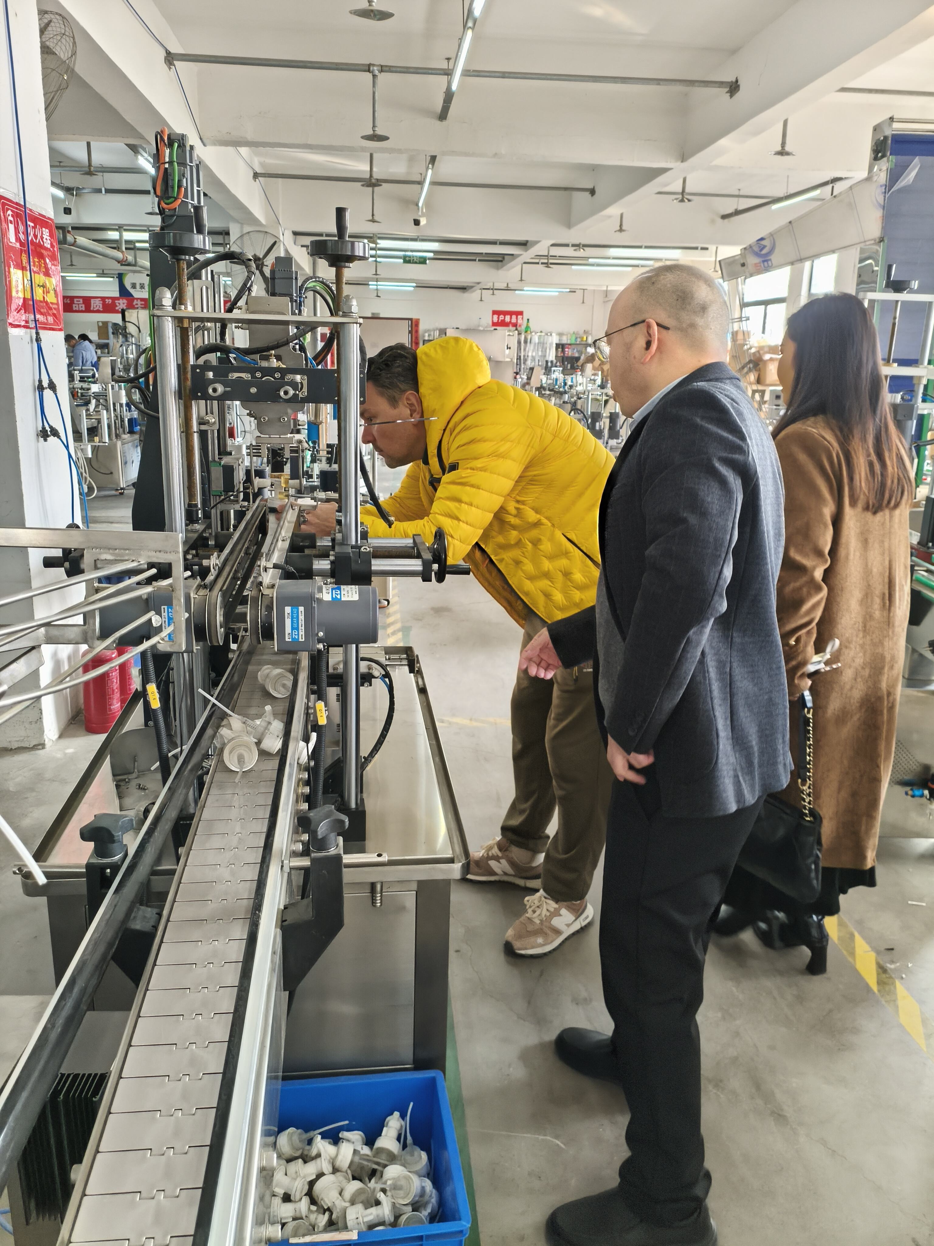 Warmly Welcome Clients to Visit Our Labeling and Filling Machine Production Base