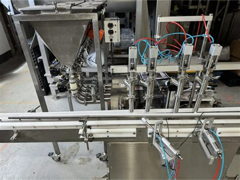 Notre remplisseuse à piston 4 têtes à installation facile – Intégration rapide pour votre ligne