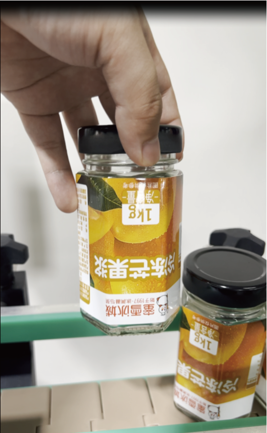 Automatic Rolling Round Bottle Labeling Machine supplier