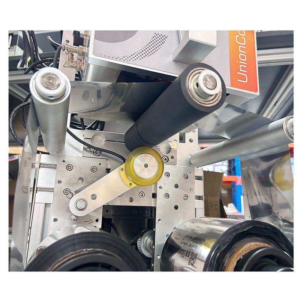 Avtomatik Yuqori Tezlikdagi Boshqichli Yorliq Kesish va Qayta O'rash Mashinasi