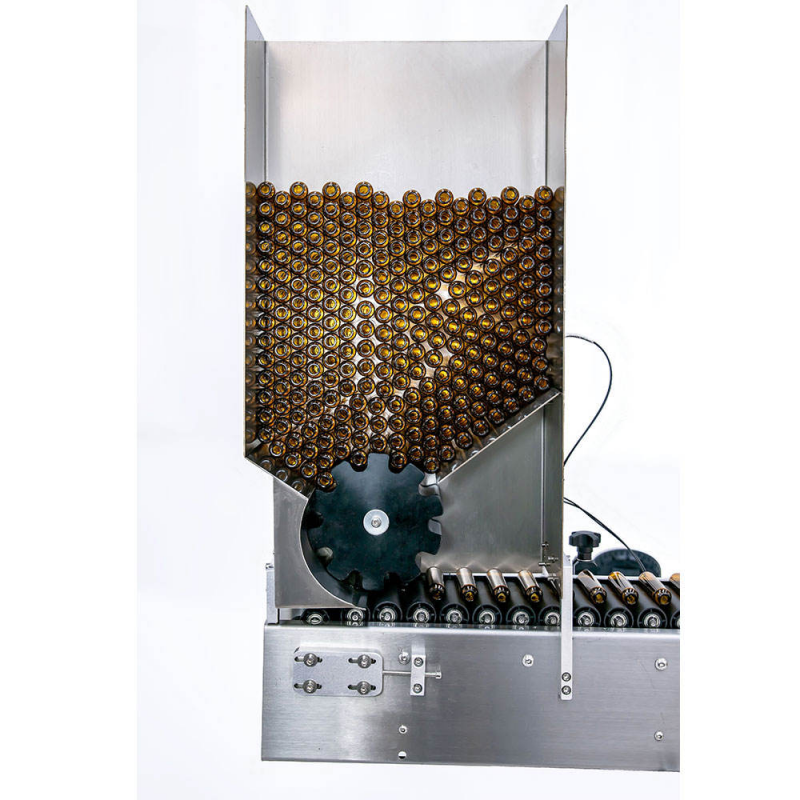 Наша горизонтальна автоматична мітка для круглих пляшок для напоїв: спеціально розроблена для ліній з виробництва напоїв