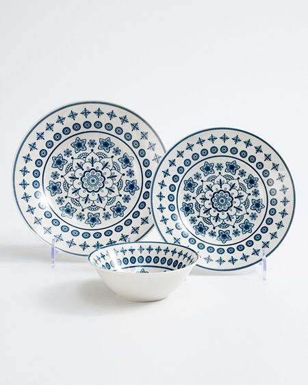 Unveiling the World of Porcelain and Stoneware Dinnerware Sets