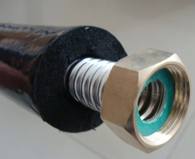 Our Solar Thermal Hot Water System: Efficient Heat Collection for Hot Water