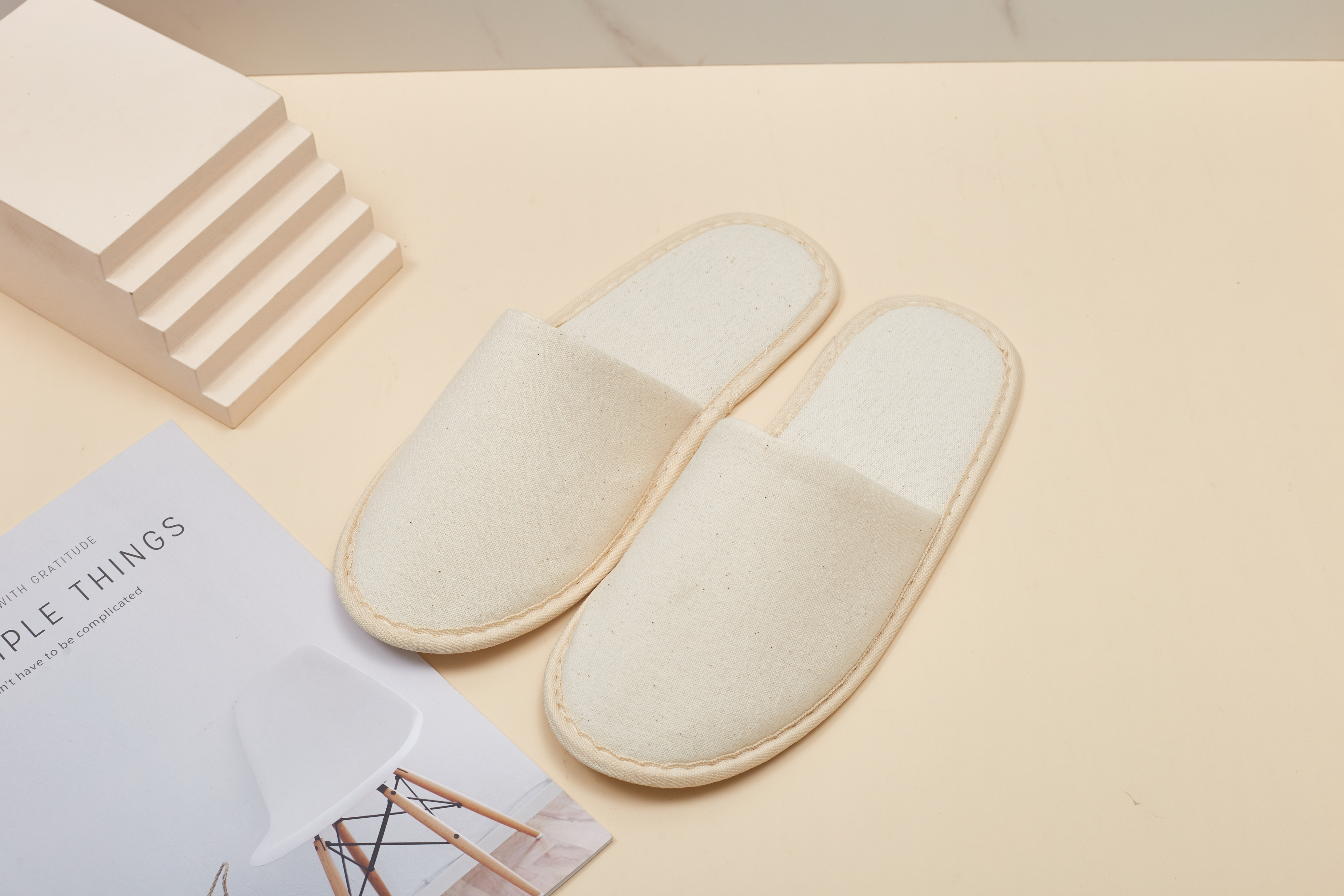 Waarom comfortabele en milieuvriendelijke wegwerpslippers voor hotels kiezen?