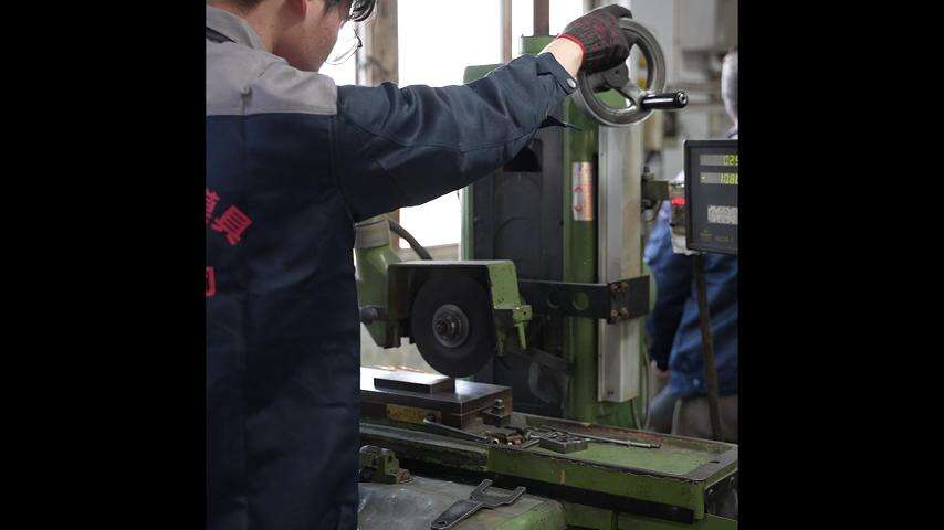 One-stop solution for mold and stamping production