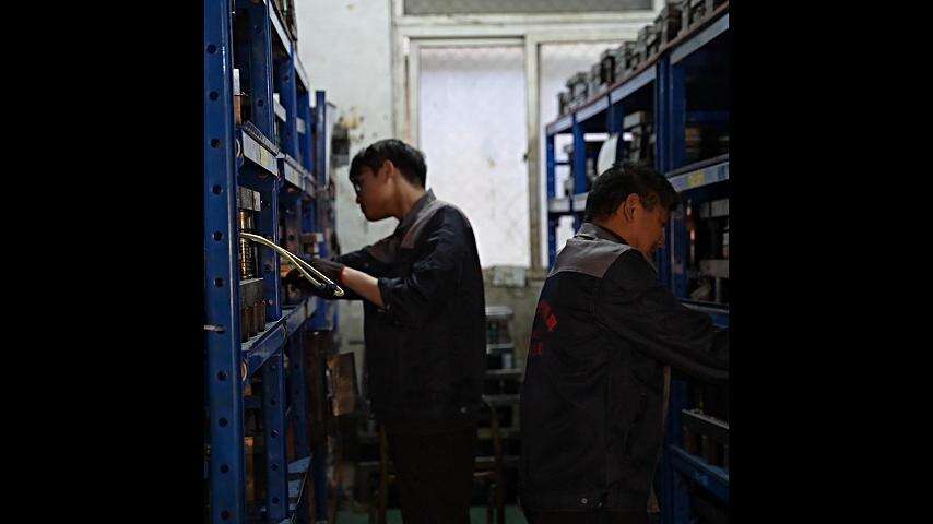 Adequate mold experience and warehouse