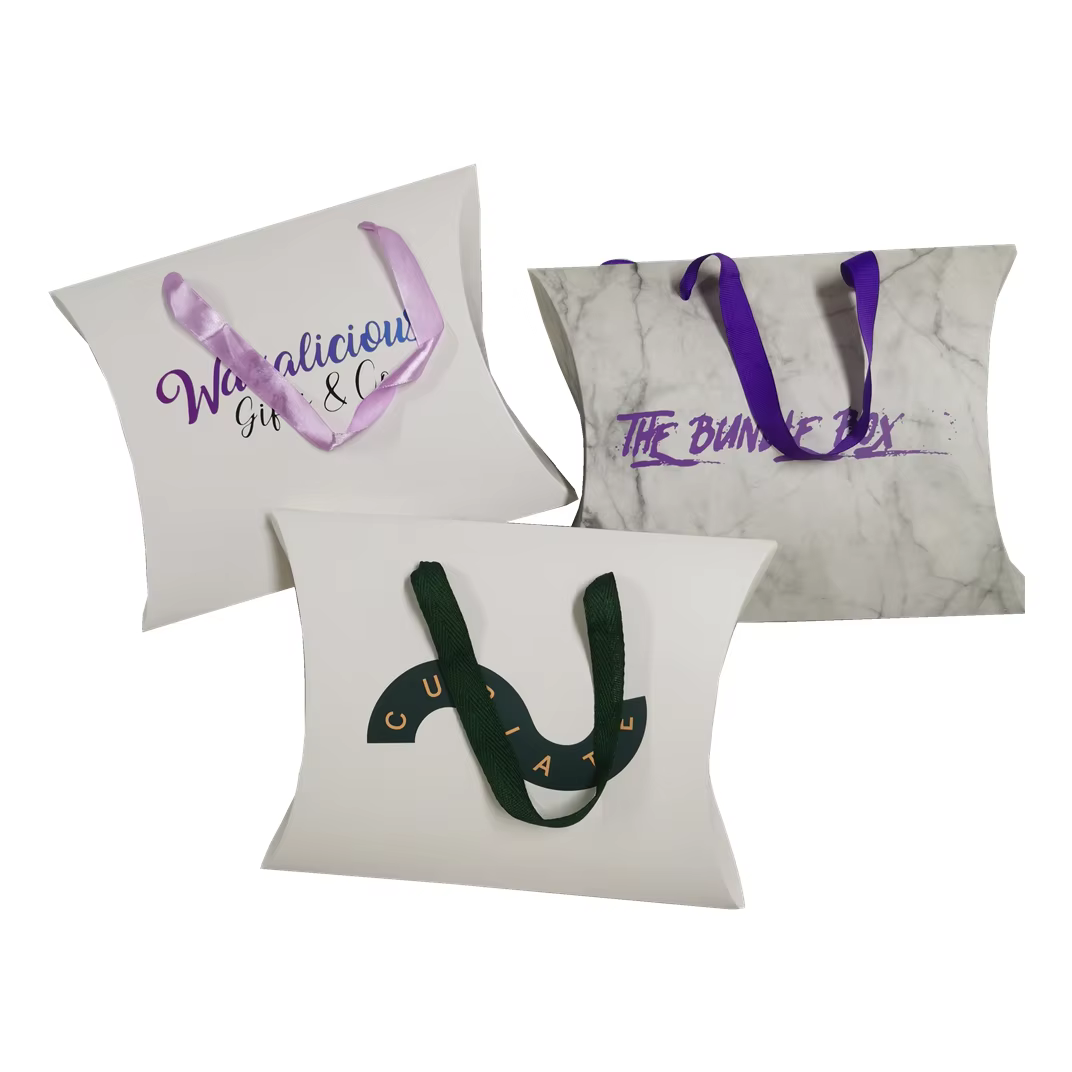 Personalized Pillow Box Packaging With Handle Black Packaging Box With Logo Printed for Hair Extensions With Paper Bag details
