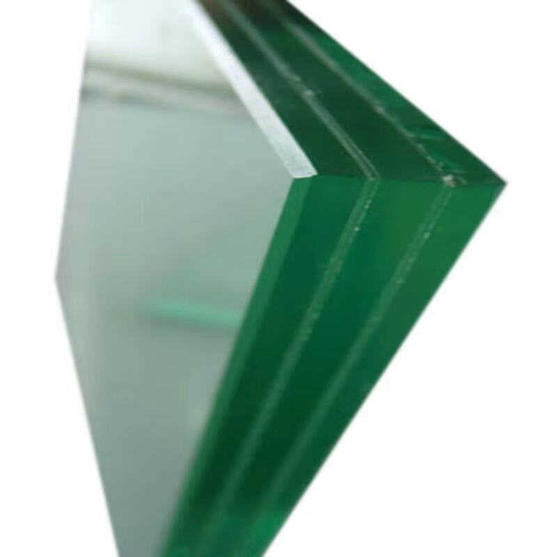 À quoi sert le verre clair dans les intérieurs modernes ?