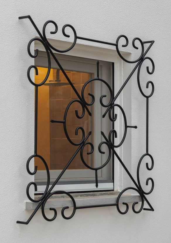 What to Look for in Handmade Iron Windows for Historic Preservation?
